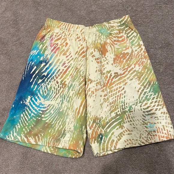 Men’s Pharrell Williams Adidas Hu Patterned Shorts Large - Picture 1 of 16